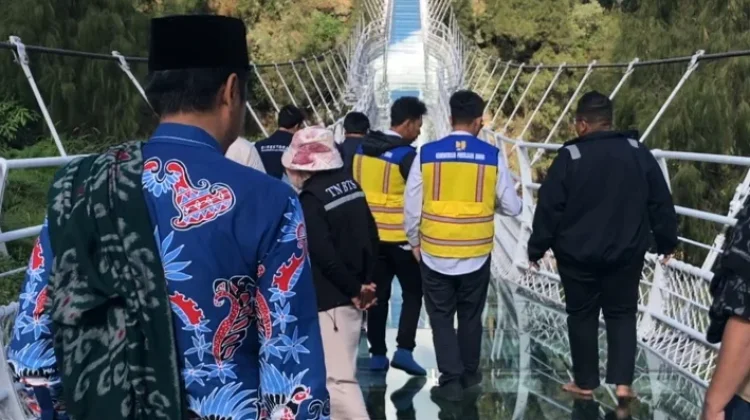 Akhir Juni, Jembatan Kaca Seruni Point Bromo Ditargetkan Dibuka untuk Umum