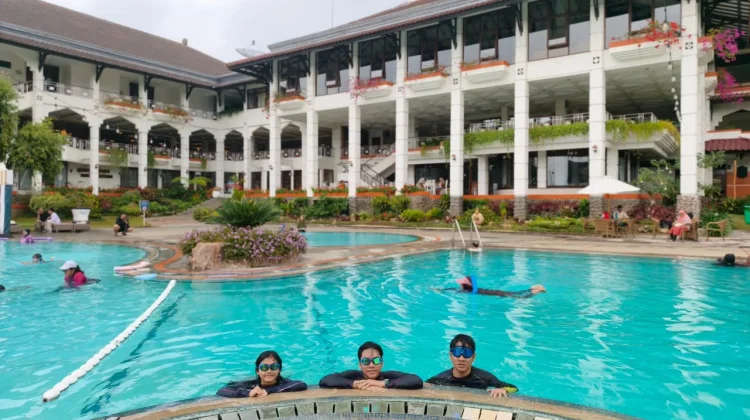 Peralatan Renang Standar Tingkatkan Keselamatan dan Kenyamanan Anak Berenang