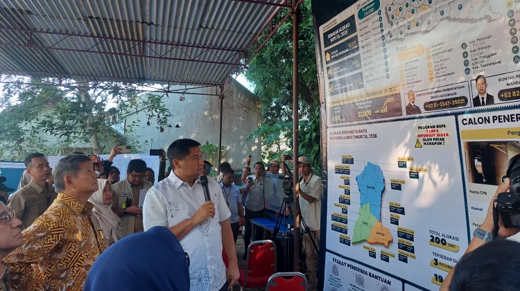 Ketua Satgas Perumahan Bersama Menteri PKP Tinjau Program BSPS di Kota Batu