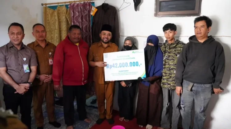 Pemkot Batu Serahkan Santunan JKM kepada Keluarga Pengemudi Ojol
