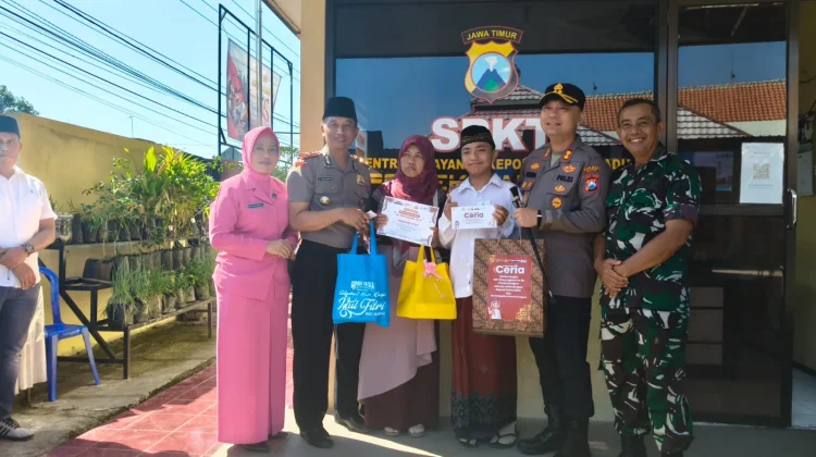 Polsek Kanigoro Gelar Khitanan Massal, Puluhan Anak Antusias Berpartisipasi