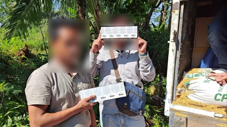 Siasat Sembunyikan Rokok Polos di Bawah Sekam Padi, Truk Keburu Dicegat di Pakis