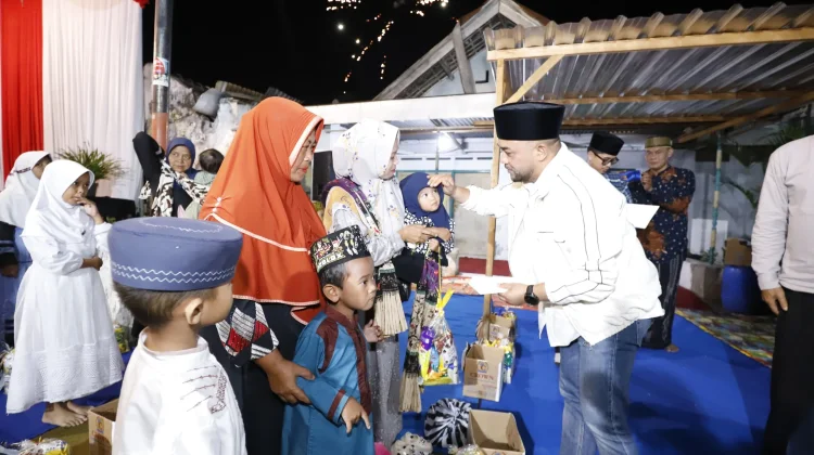 Wakil Wali Kota Batu Serahkan Santunan Anak Yatim di Desa Pendem