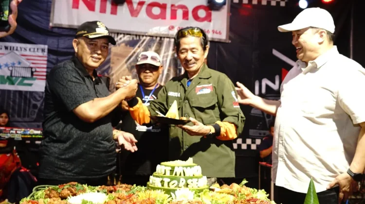 Dukung Misi Malang Willys Club Bangun Masjid, Bupati Malang Serahkan Rp40 Juta