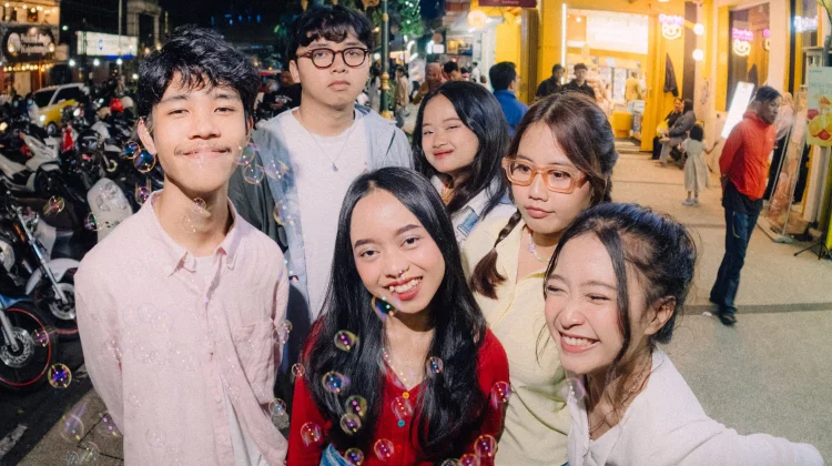 Lucien Sunmoon Rilis Album Perdana Nothing Blooms at Midnight