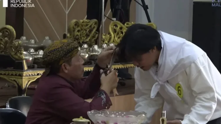 Tradisi Cukur Rambut Jadi Simbol Pembuangan Sukerta dalam Ruwatan RRI Malang