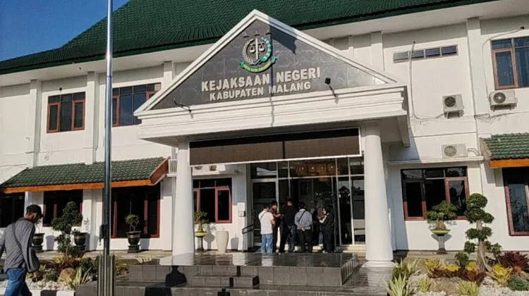 Tanggapi Penyidikan, Kadinkes Kabupaten Malang Klarifikasi Pengadaan Ambulans