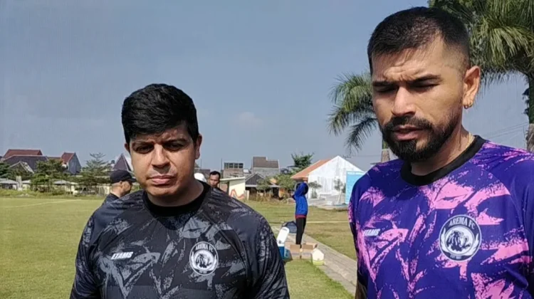 Skuad Arema FC Maksimalkan Peran Guevara dan Andre Caldas untuk Penerjemahan