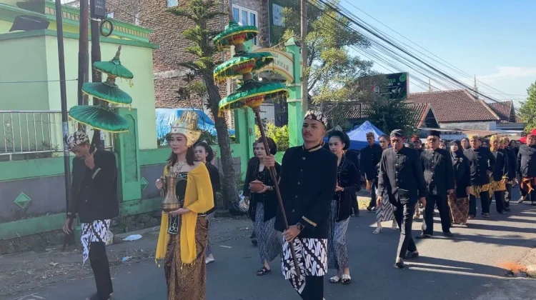 Kirab Tirta Amerta Sari: Ungkapan Syukur dan Upaya Konservasi di Sumberawan