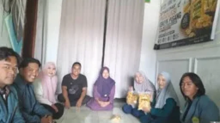 UPM Dampingi UKM Keripik Pisang RAMS MART Majukan Produksi dan Pemasaran Digital