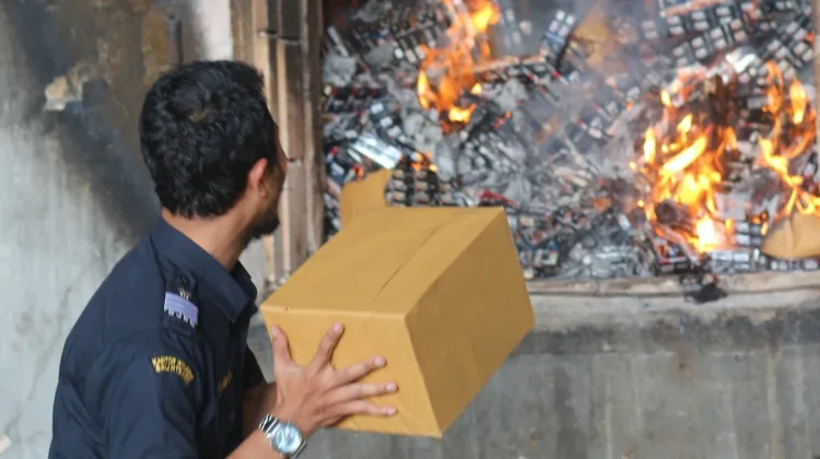 Bea Cukai Malang Musnahkan 9 Juta Rokok Ilegal