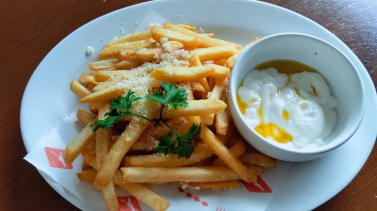Tren Truffle Fries Kian Digemari, Hadirkan Cita Rasa Premium di Kafe Malang