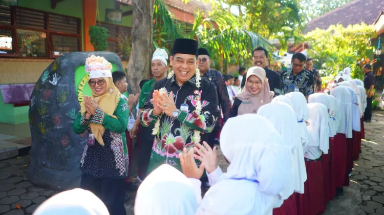 Wali Kota Probolinggo Pastikan MPLS Berlangsung Aman, Ramah, dan Bebas Perundungan