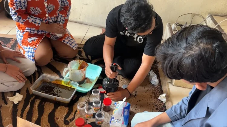 UPM Hadirkan Teknologi Tepat Guna, Bantu UKM Petis Kejar Permintaan Pasar