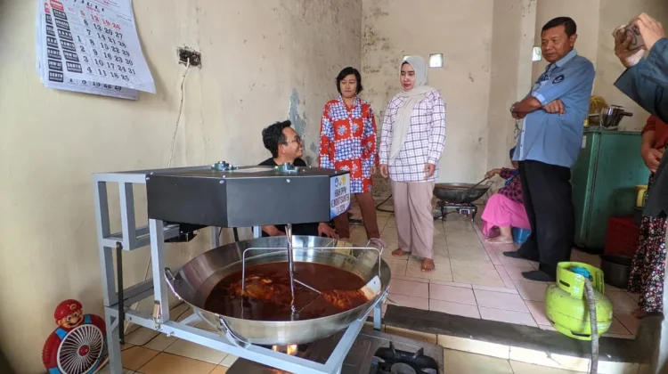 UPM Dampingi UKM Petis EROKO Naik Kelas