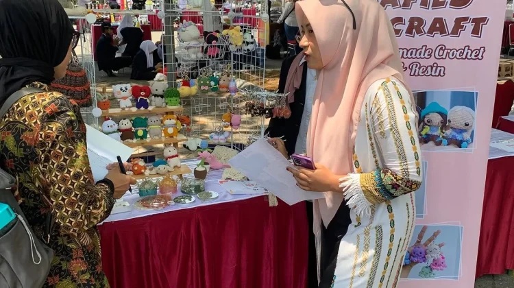 Dukungan Keluarga Perkuat Perkembangan Usaha Rajut Safied Malang