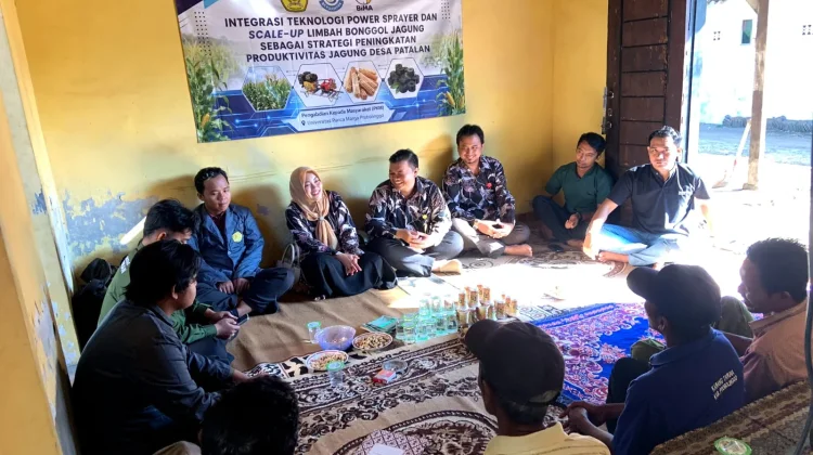 Briket Limbah Bonggol Jagung Dongkrak Produktivitas Petani di Desa Patalan