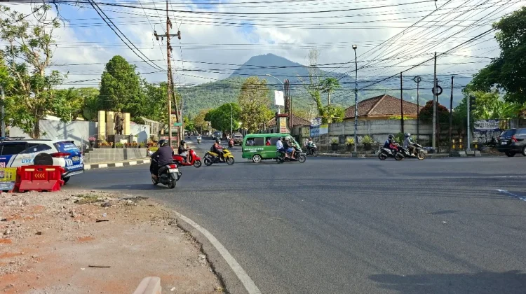 DPUPR Kota Batu Revitalisasi Jalan Hasanudin dengan Konstruksi Beton