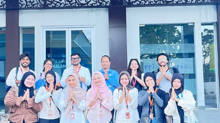 Kunjungi RRI Malang, Mahasiswa Asing AIESEC UMM Terkesan
