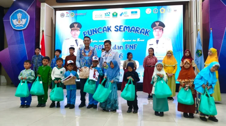 Bantuan Seragam Malang Sudah Tersedia sejak Juni
