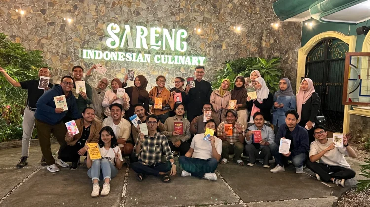 Book At Cafe, Komunitas Baca Buku Nonfiksi Hadirkan Ruang Belajar Santai di Malang