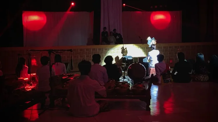 Debut Gemilang Toneelfest Malang: Kolaborasi Lintas Generasi