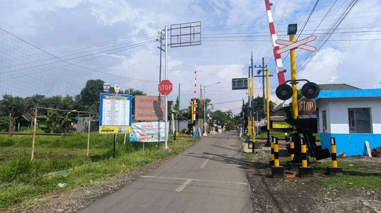 Perbaikan Jalur, KAI Tutup sementara Perlintasan Karangpandan