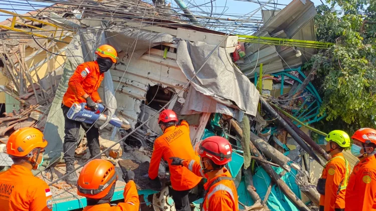 BPBD Pasuruan bersama Relawan dan Basarnas Surabaya Evakuasi Supir