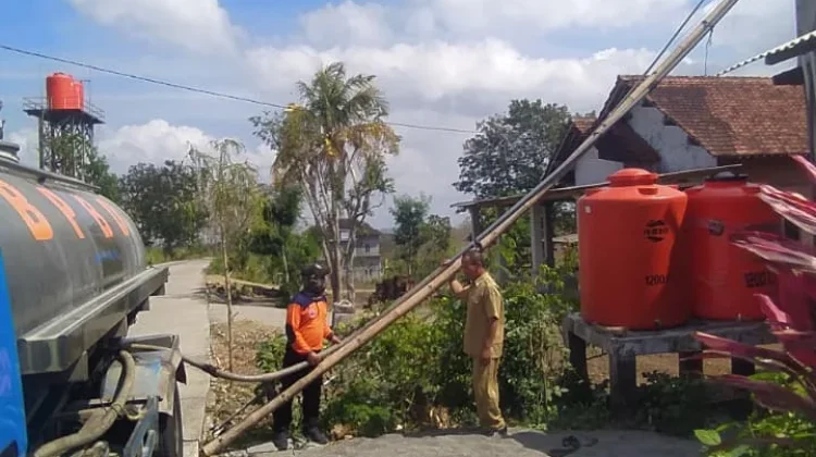 Kekeringan, BPBD Blitar Perluas Distribusi Bantuan Air Bersih