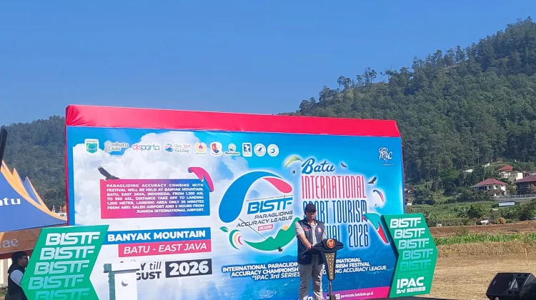 Dispora Jatim Siapkan Bibit Atlet Paralayang Muda