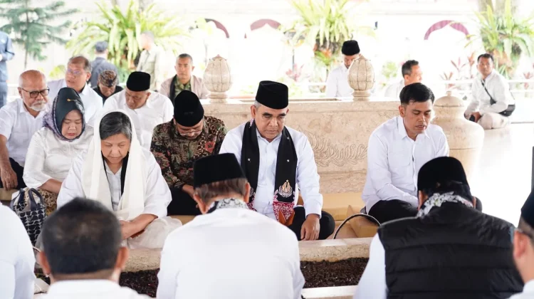 Menjelang HUT ke-81 RI, Pimpinan MPR Ziarah ke Makam Bung Karno