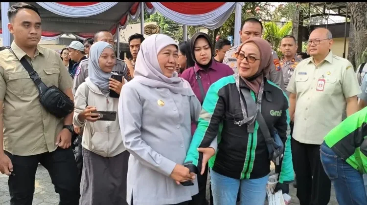 Khofifah Luncurkan Keringanan Pajak Kendaraan untuk Desil 1-4