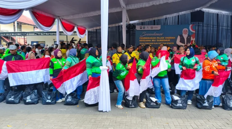Tunggak Pajak Tiga Tahun, Ojol Malang Terbantu Program Khofifah