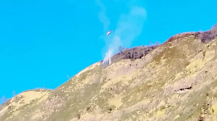 Karhutla Bromo Belum Padam, Tiga Helikopter Dikerahkan