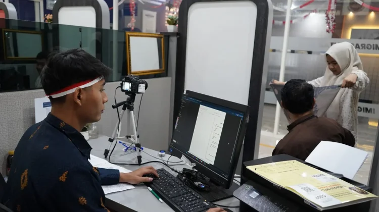Pasporia Akhir Pekan, Imigrasi Blitar Beri Kemudahan Warga
