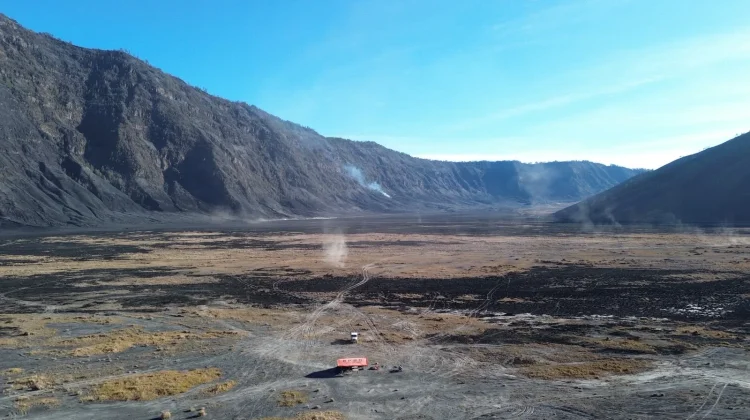 Tiga Helikopter Dikerahkan untuk Padamkan Bromo