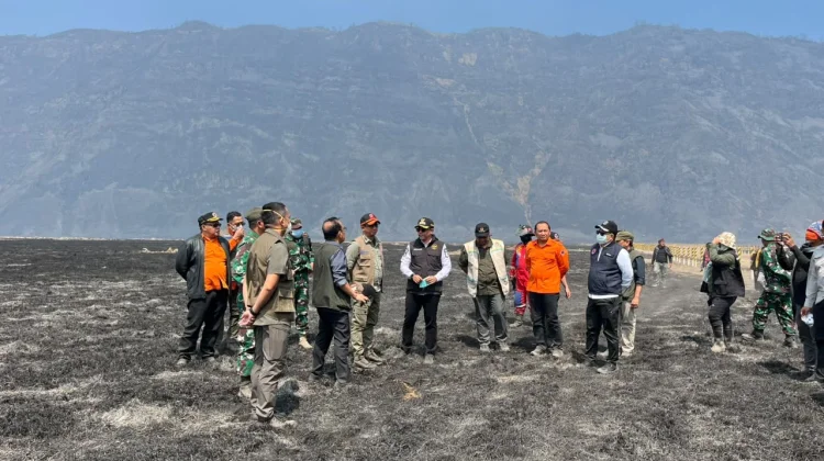 Hari Kesepuluh, Kebakaran di Bromo Masih Belum Padam