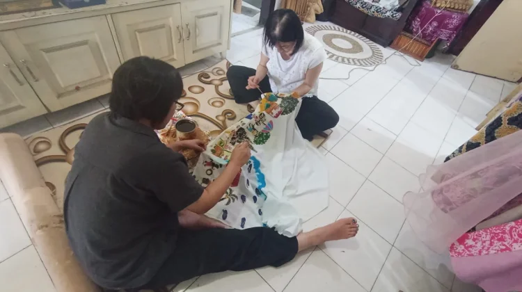 Mahasiswa Asing Belajar Batik Blimbing, Kenalkan Budaya Malang ke Dunia