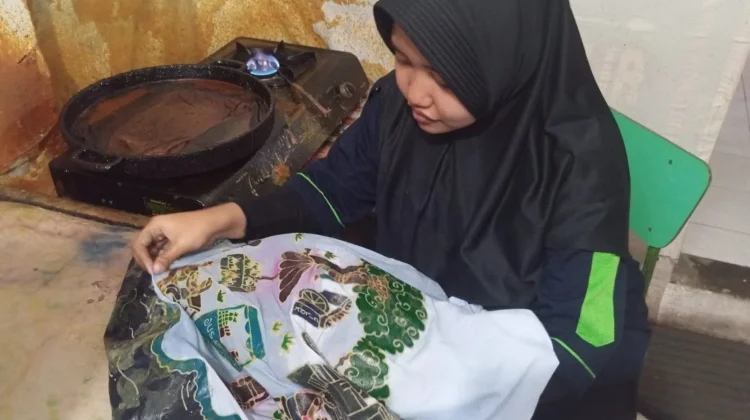 Mahasiswa Asing Belajar Batik Blimbing, Kenalkan Budaya Malang ke Dunia