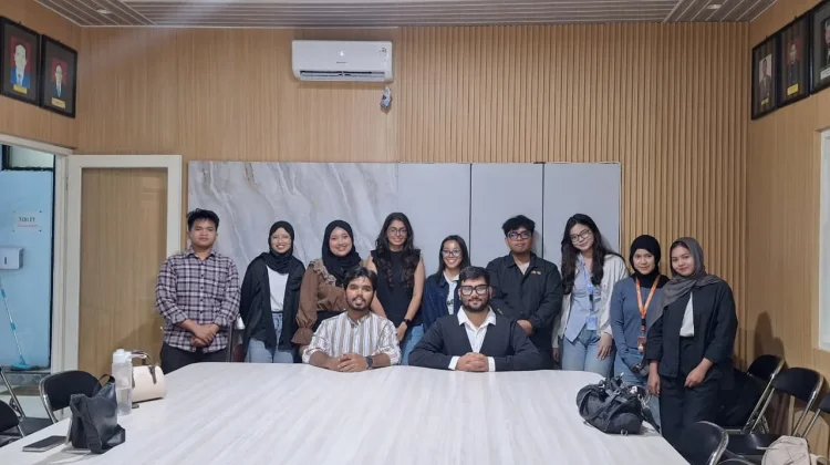 Mahasiswa Asing Kenali Ekosistem Media dan Budaya di RRI Malang