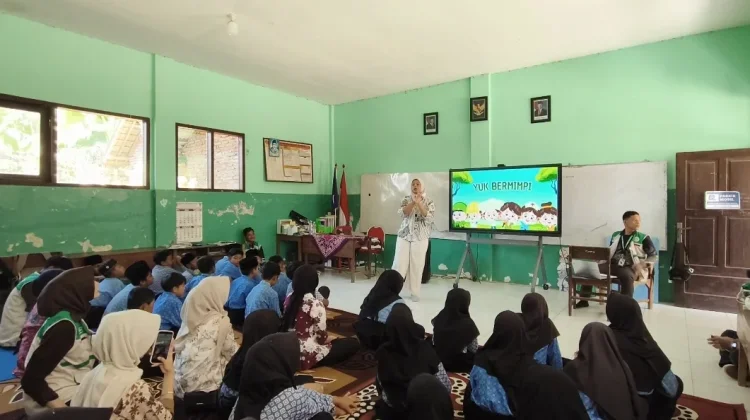 KKN MAs Kelompok 73 Edukasi Siswa SDN 03 Bedalisodo tentang Pendidikan Bullying