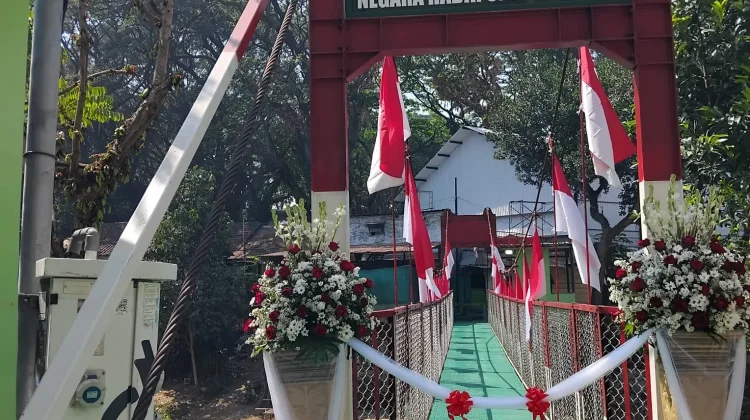 Wali Kota Malang Resmikan Jembatan Perintis Garuda Kampung Putih