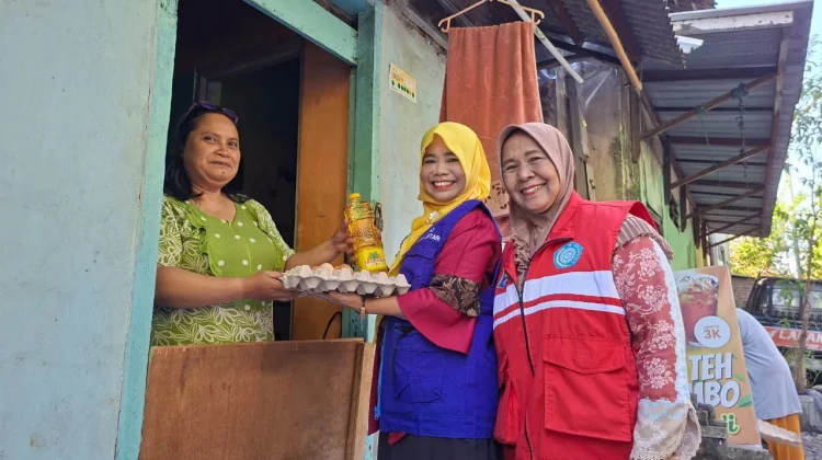 Konsisten Pilah Sampah, Warga Mendapat Telur dan Minyak