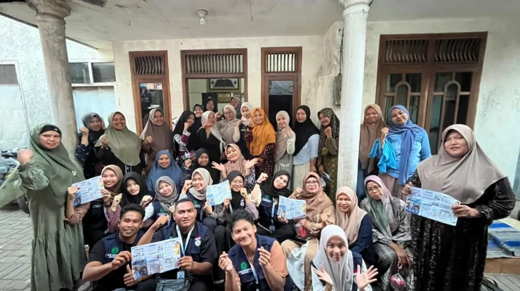 Mahasiswa KKN MAs Kelompok 80 Dampingi UMKM Desa Pandanjeng untuk Manfaatkan QRIS