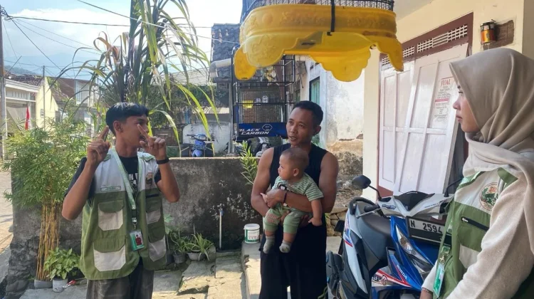 KKN MAs Kelompok 96 Dampingi UMKM Suwaluhan Kenal Pembayaran Digital