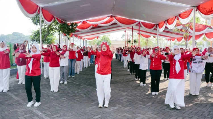 Memasyarakatkan Olahraga, Perwosi dan RSUD Grati Gelar Senam Bersama
