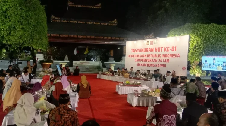 Doa Bersama Tandai Makam Bung Karno Dibuka 24 Jam