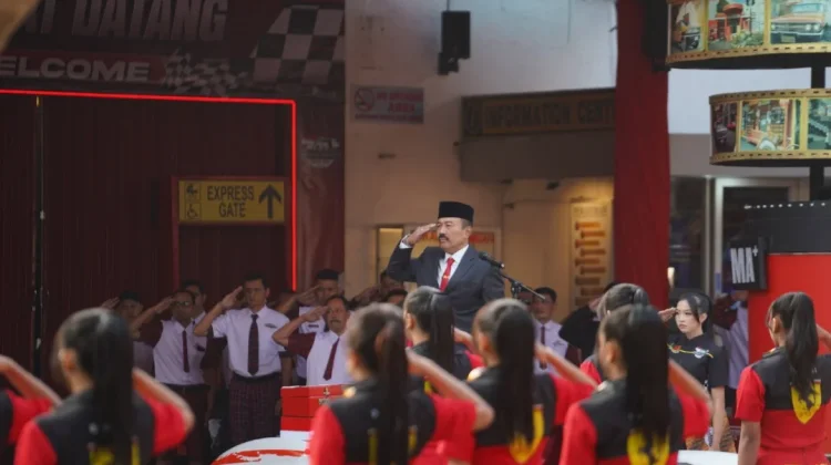 Jawa Timur Park Gelar Upacara HUT RI di Museum Angkut