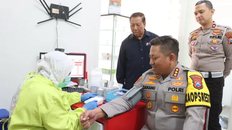 Kapolresta Malang Ajak 50 Personel Donor Darah untuk Kemanusiaan
