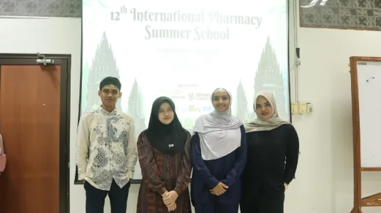 Dua Mahasiswa Farmasi UB Ikuti IPSS 2026 di Universitas Muhammadiyah Yogyakarta